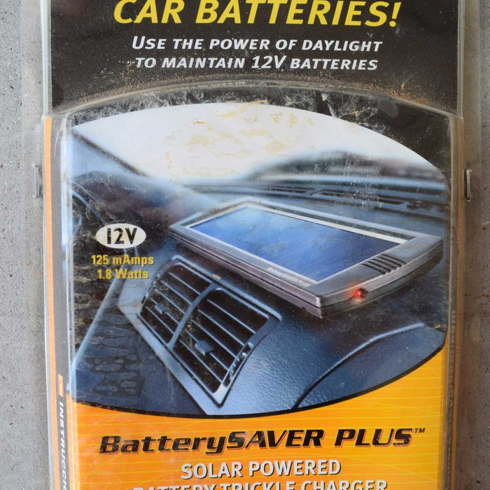 NEW Solar Powered Battery Trickle Charger ( STILL IN PACKAGE ) Sale Barn Teskey's   