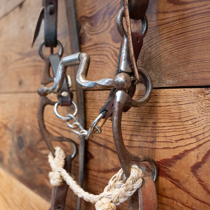 Caprock Twisted Wire Hinge Port Bridle Rig