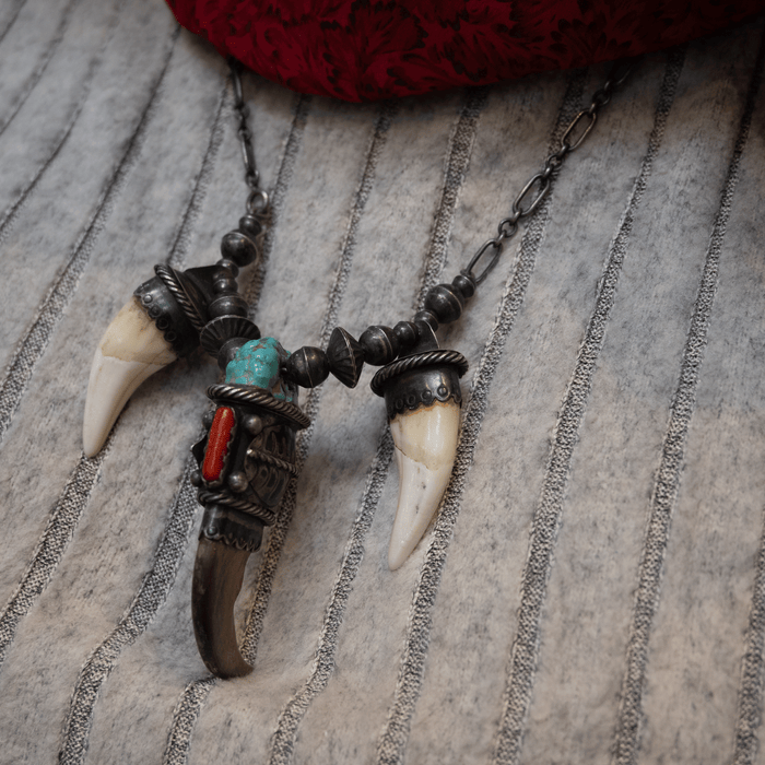 1950's Old Handmade Turquoise Necklace w/Bear Claw & Tooth