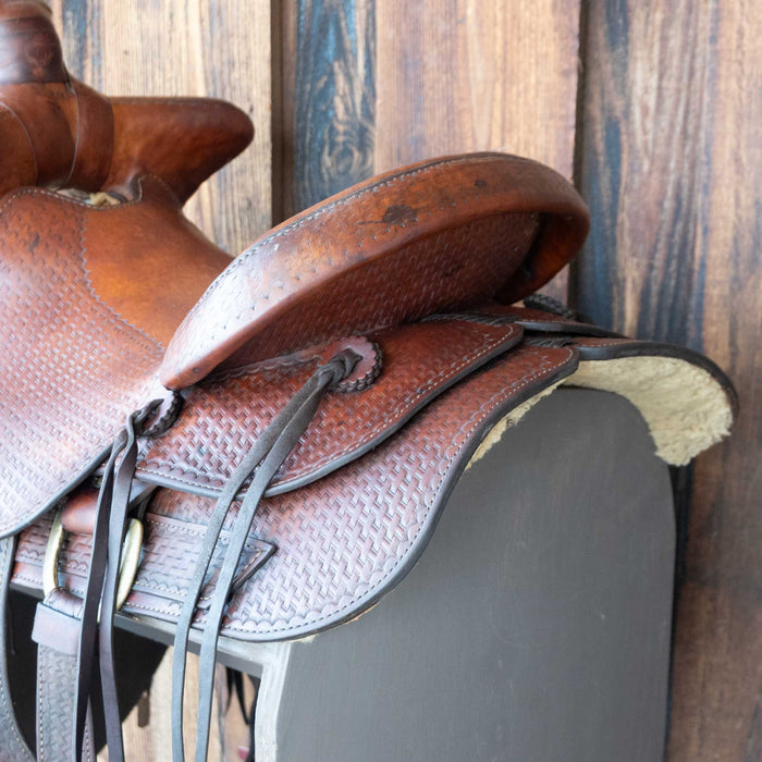 15.5" USED CA LIVESTOCK BEAR TRAP RANCH SADDLE