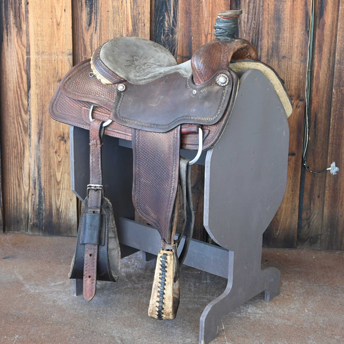 15" USED COURTS TEAM ROPING SADDLE