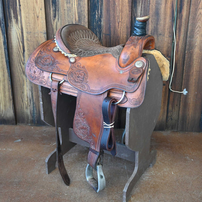 15.5" USED SRS TEAM ROPING SADDLE