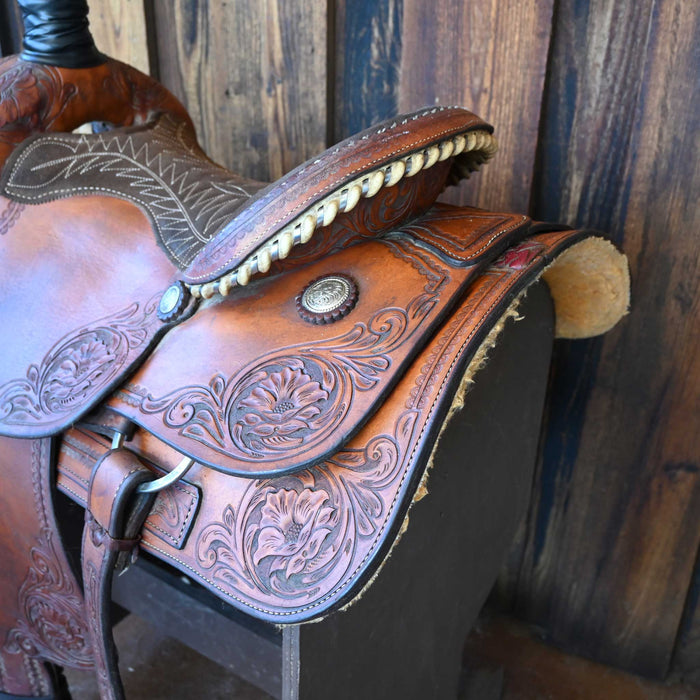 15.5" USED SRS TEAM ROPING SADDLE
