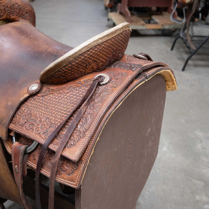 16" USED CORRIENTE TEAM ROPING SADDLE