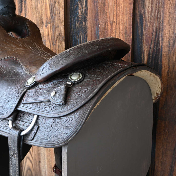 15" USED M.L LEDDY TEAM ROPING SADDLE