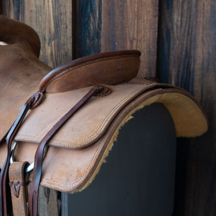 16" USED JEFF SMITH CUTTING SADDLE