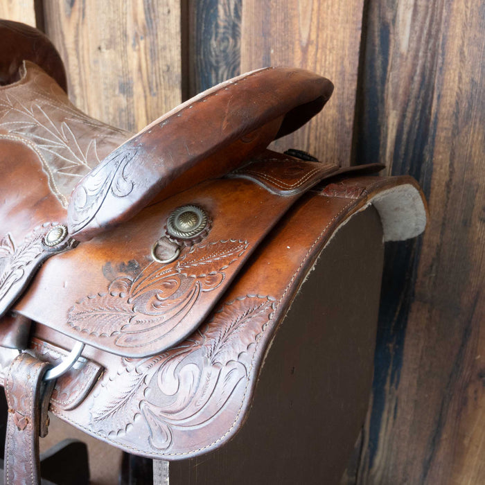 15.5" USED VEGA AND SONS TEAM ROPING SADDLE