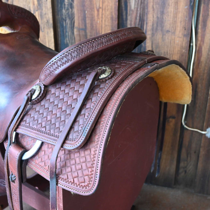 17" USED SOUTH TEXAS TACK CUTTING SADDLE