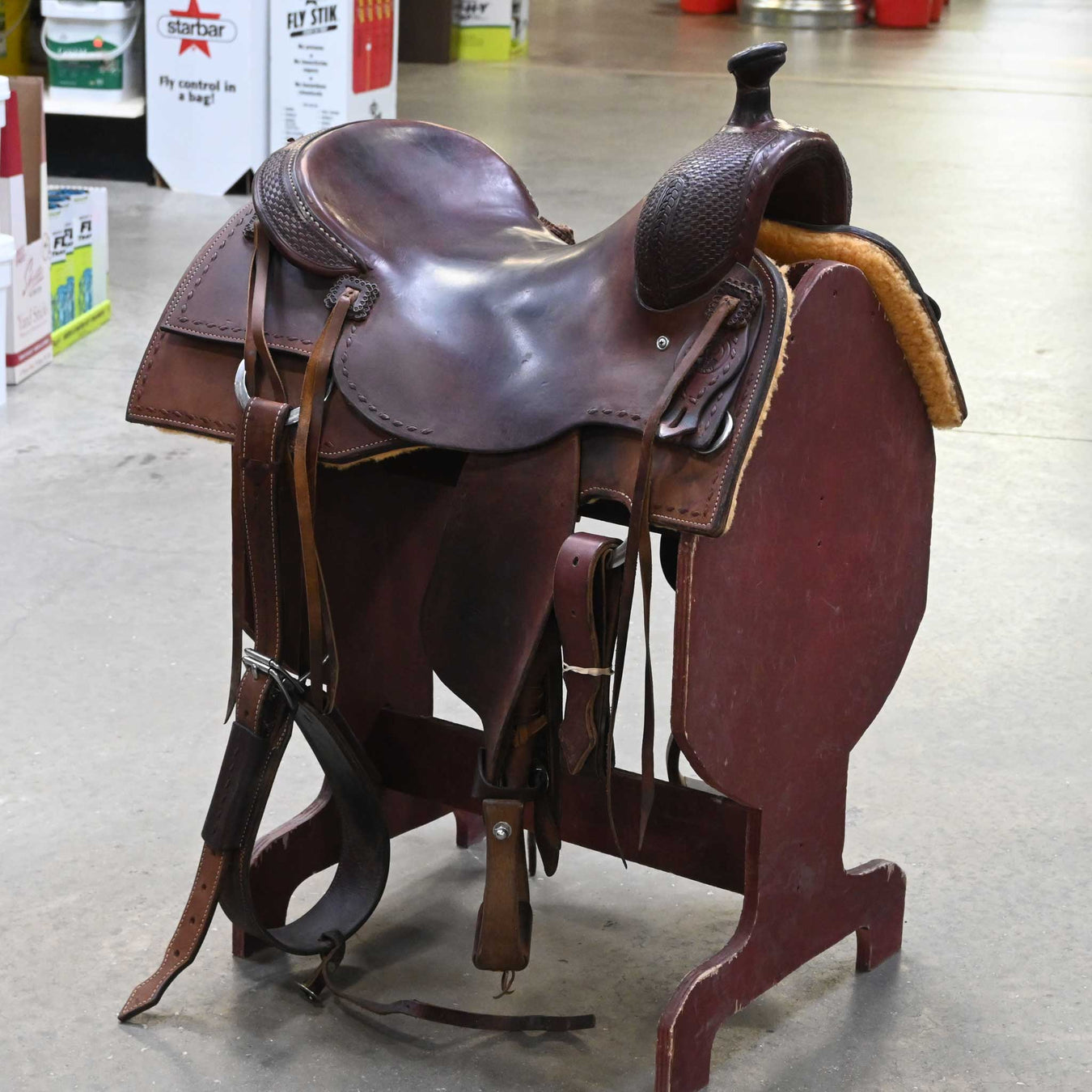 17.5" USED CAPO CUSTOM COW HORSE SADDLE Saddles - Used Capo Custom