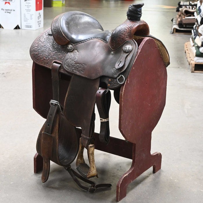 13.5" USED TROPHY TACK TEAM ROPING SADDLE