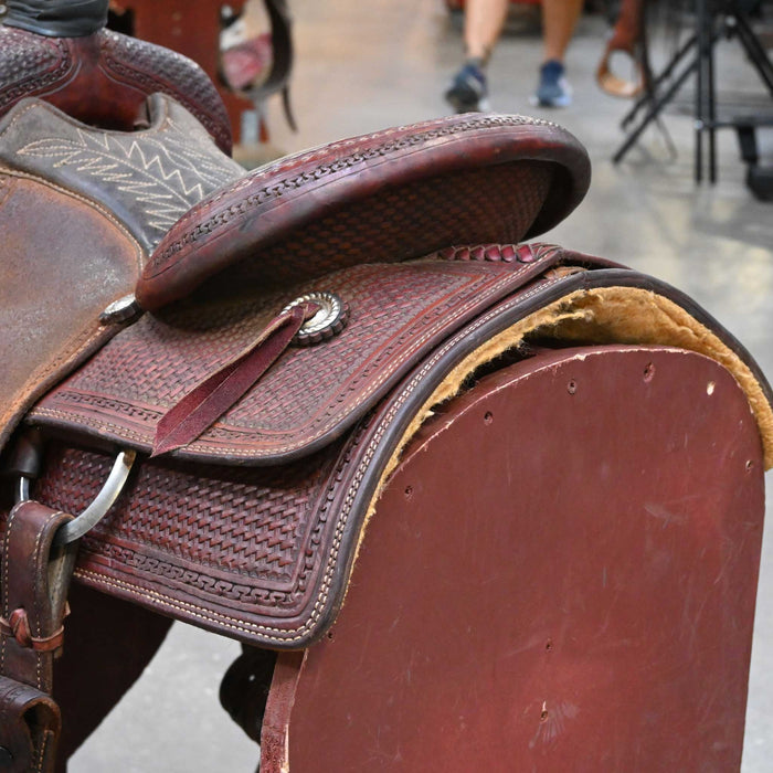 13" USED CORRIENTE TEAM ROPING SADDLE