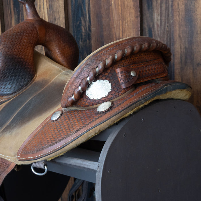 13.5" USED GENUINE SPORT TREELESS BARREL SADDLE