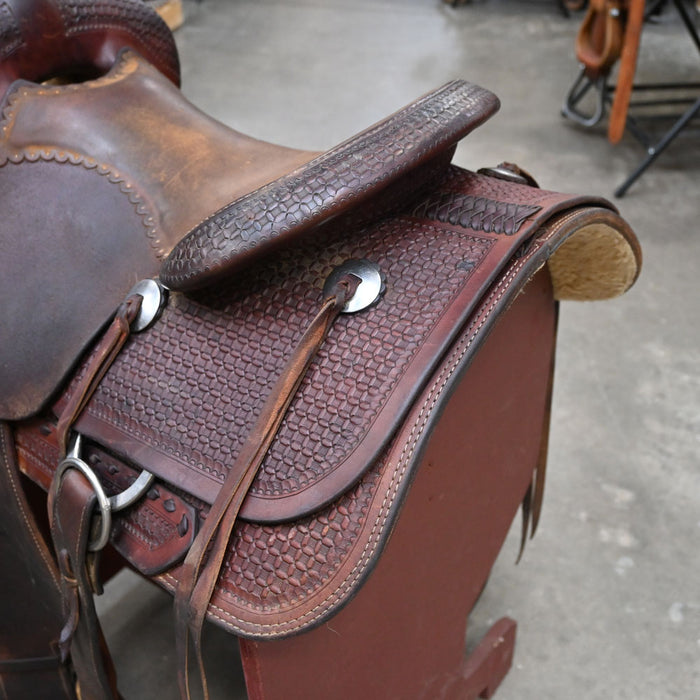 15.5" USED COWBOY TACK ROPING SADDLE Saddles - Used Cowboy Tack
