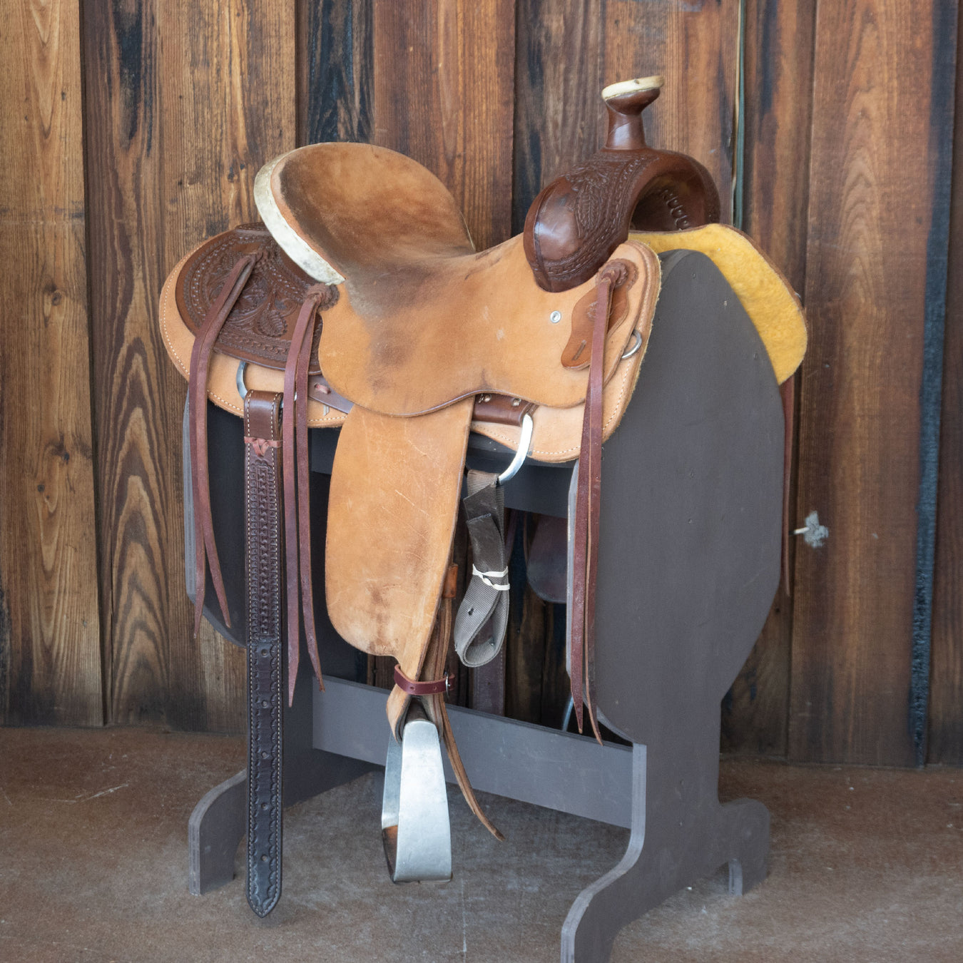 15.5" USED FORT WORTH RANCH SADDLE Saddles - Used Fort Worth Saddle Co.