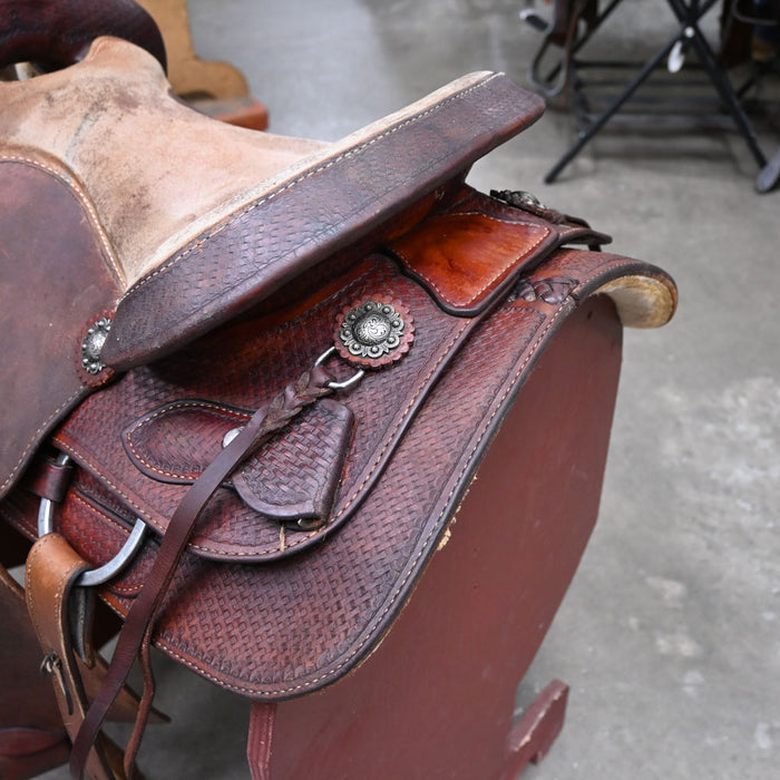 15.5" USED ROPING SADDLE