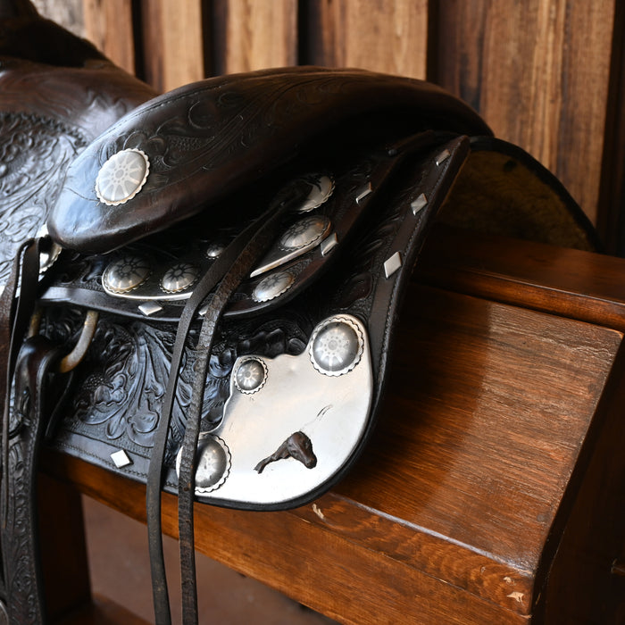 Antique Hereford Tex-Tan Saddle