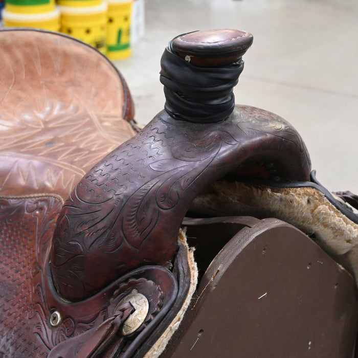 15" USED C. VEGA TEAM ROPING SADDLE