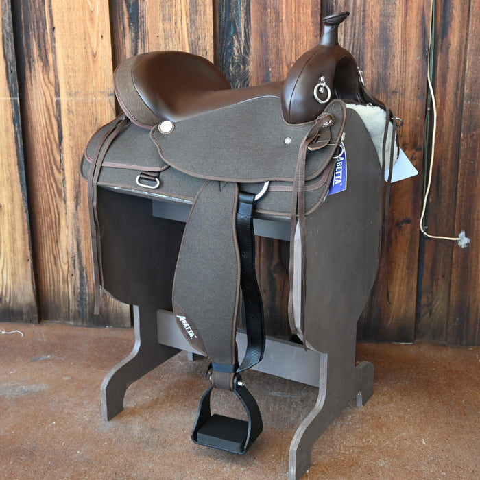 17" ABETTA DELUXE SQUARE SKIRT TRAIL SADDLE