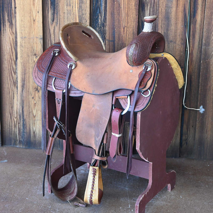 16.5" USED HR RANCH SADDLE Saddles - Used HR SADDLES
