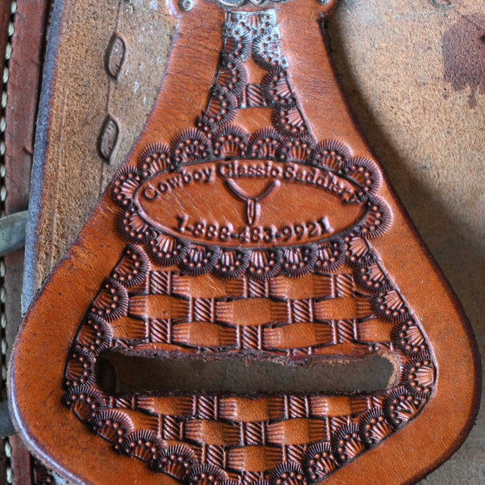 13.5" USED COWBOY CLASSIC TEAM ROPING SADDLE