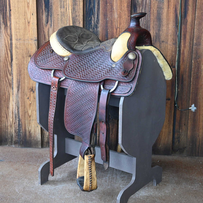 15.5" USED HEREFORD TEAM ROPING SADDLE
