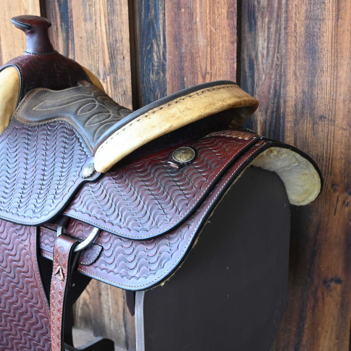 15.5" USED HEREFORD TEAM ROPING SADDLE