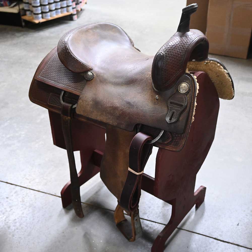 17" USED STAR OF TEXAS CUTTING SADDLE