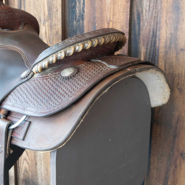 15.5" USED FOUR T TEAM ROPING SADDLE