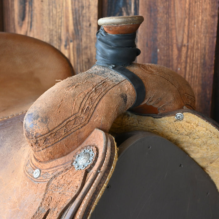 15.5" USED SCOTT THOMAS TEAM ROPING SADDLE