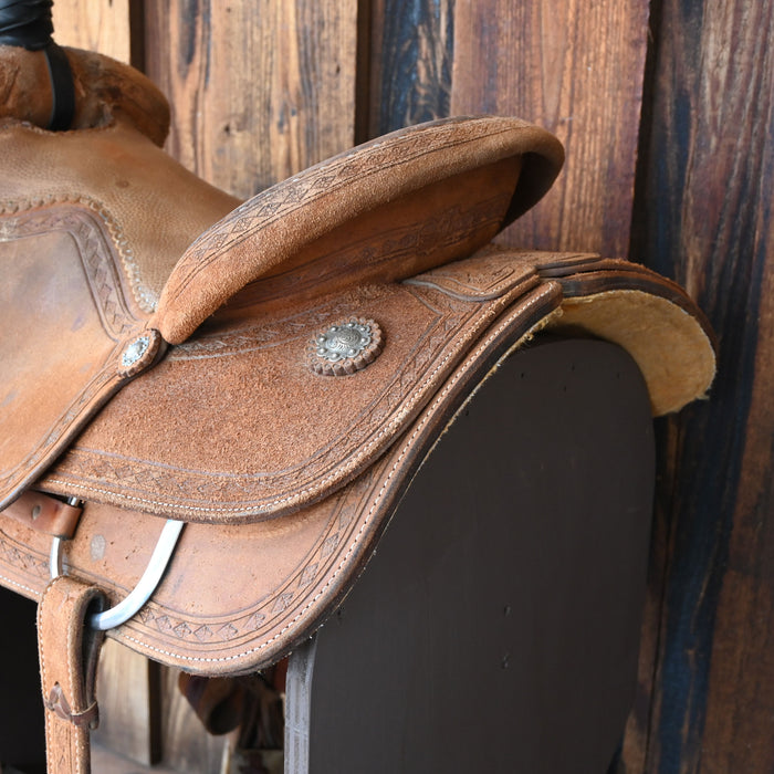 15.5" USED SCOTT THOMAS TEAM ROPING SADDLE