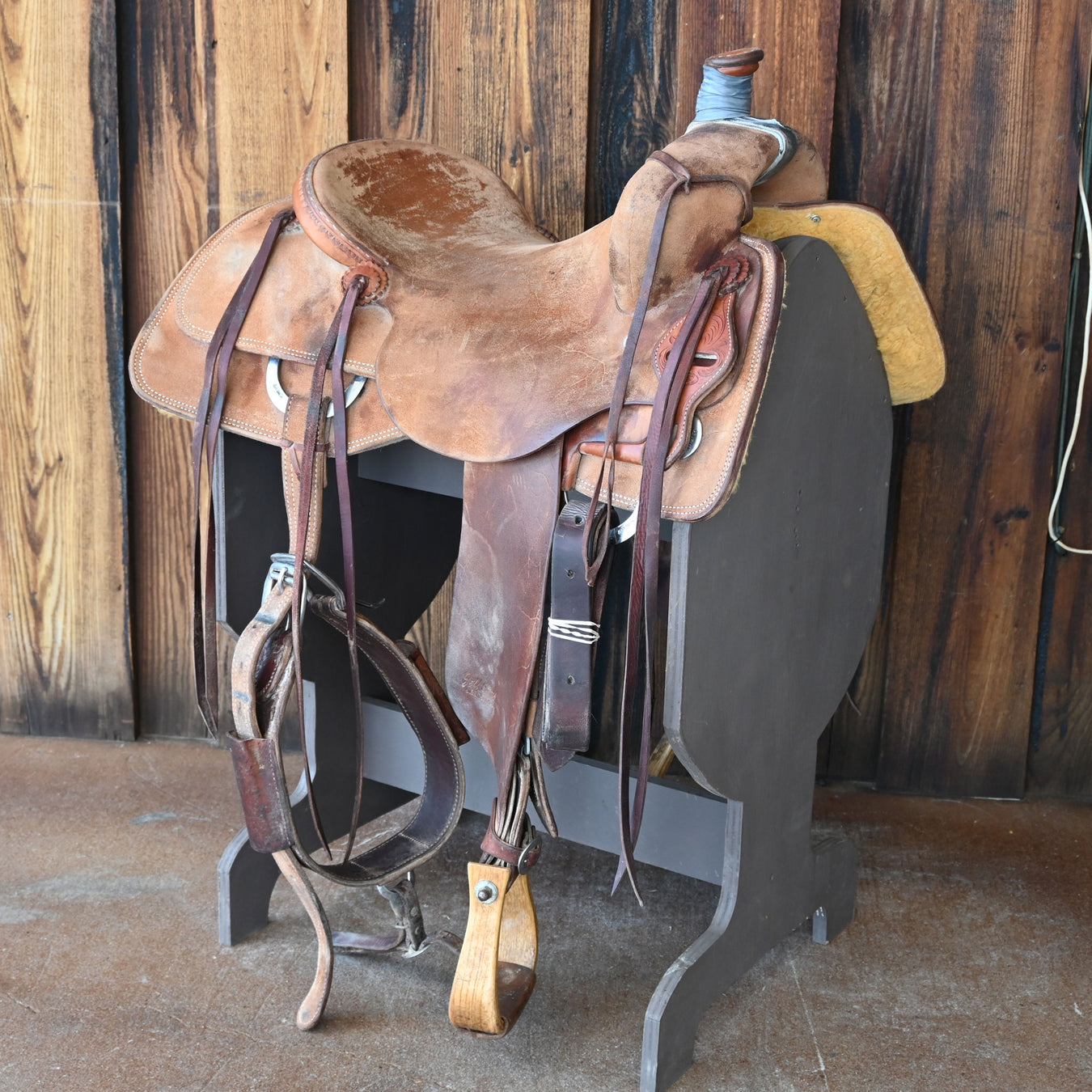 16" USED JEFF SMITH COW HORSE SADDLE Saddles - Used Jeff Smith