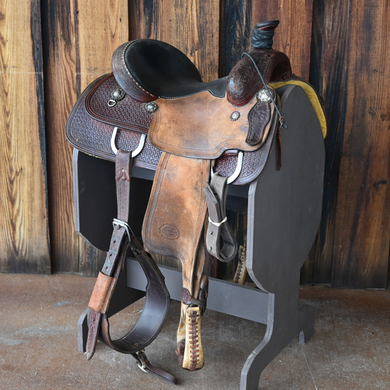 13.5" USED REINSMAN TEAM ROPING SADDLE Saddles - Used Reinsman