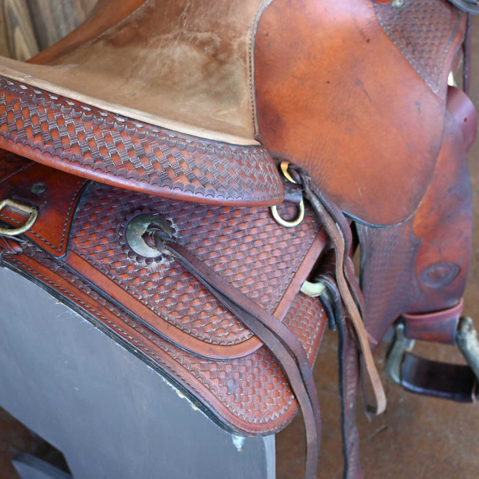 15.5" USED HEREFORD BRAND TEAM ROPING SADDLE