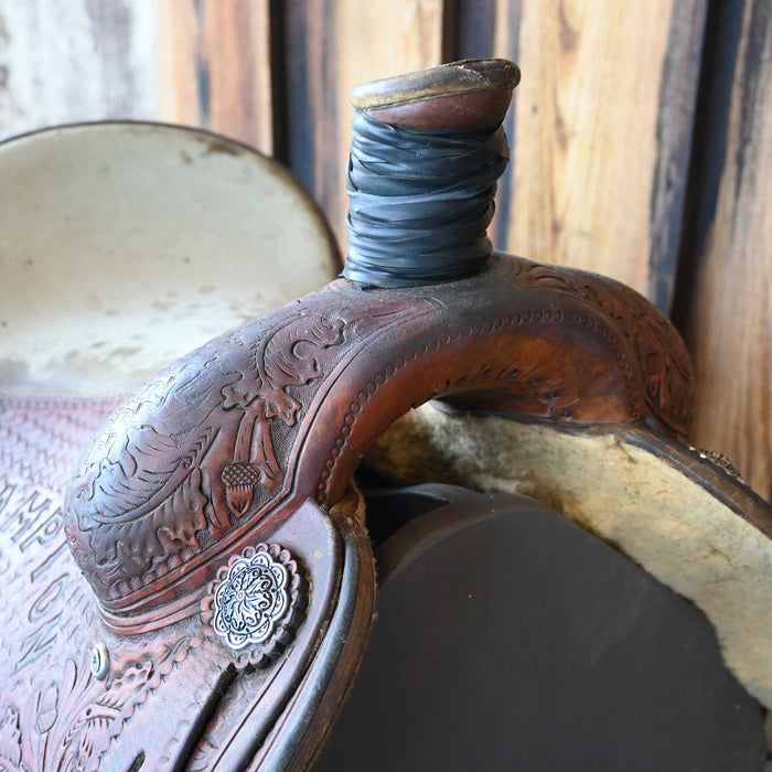 14.5" USED DALE MARTIN TEAM ROPING TROPHY SADDLE