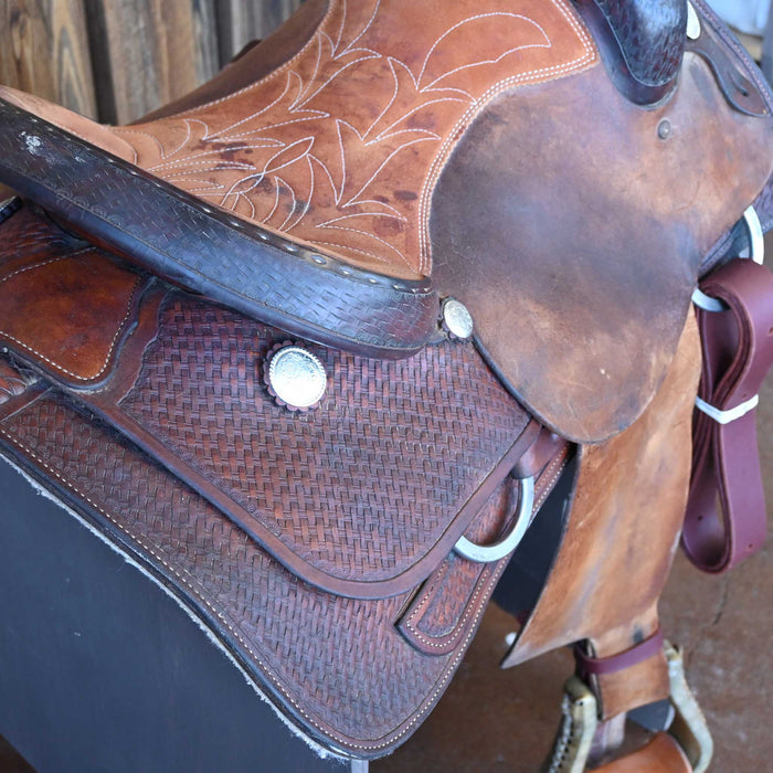 15.5" USED SADDLE KING TEAM ROPING SADDLE