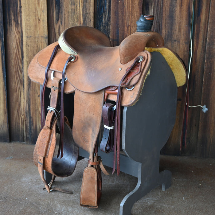 15.5" USED SOUTH TEXAS TACK TEAM ROPING SADDLE