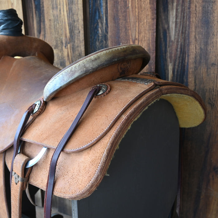 15.5" USED SOUTH TEXAS TACK TEAM ROPING SADDLE