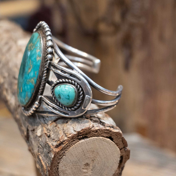 Amazing Sterling Silver w/ Turquoise Stones Cuff- the large center stone sets the stage on this piece Collectibles misc
