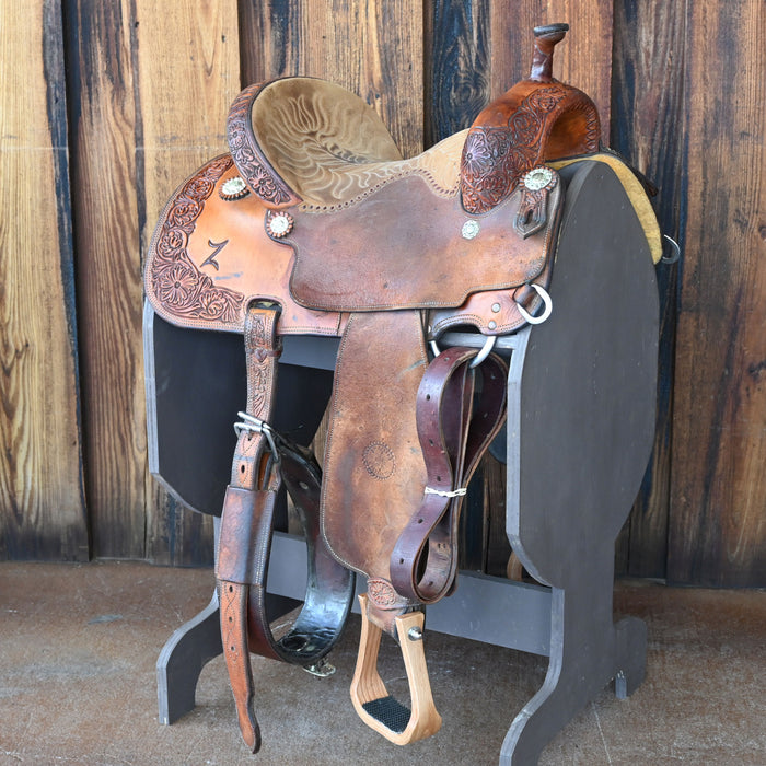 13.5" USED D.W BARNES BARREL SADDLE