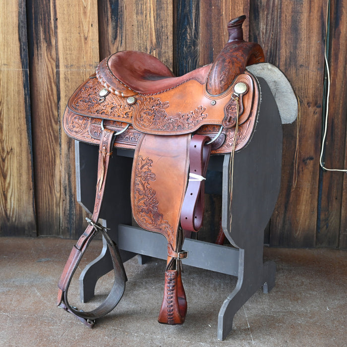 15.5" USED DALE FREDRICKS TEAM ROPING SADDLE
