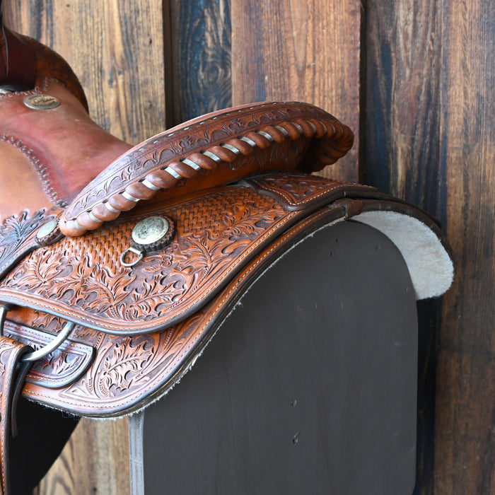 15.5" USED DALE FREDRICKS TEAM ROPING SADDLE