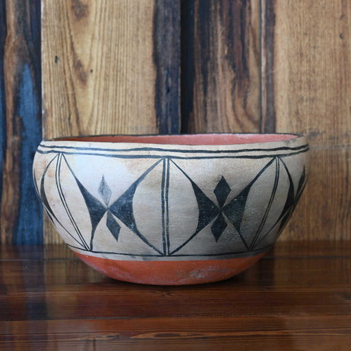 Early 20th Century Santo Domingo Dough Bowl Collectibles misc