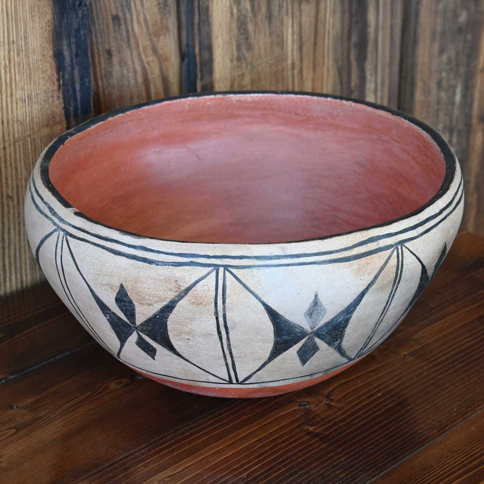 Early 20th Century Santo Domingo Dough Bowl Collectibles misc