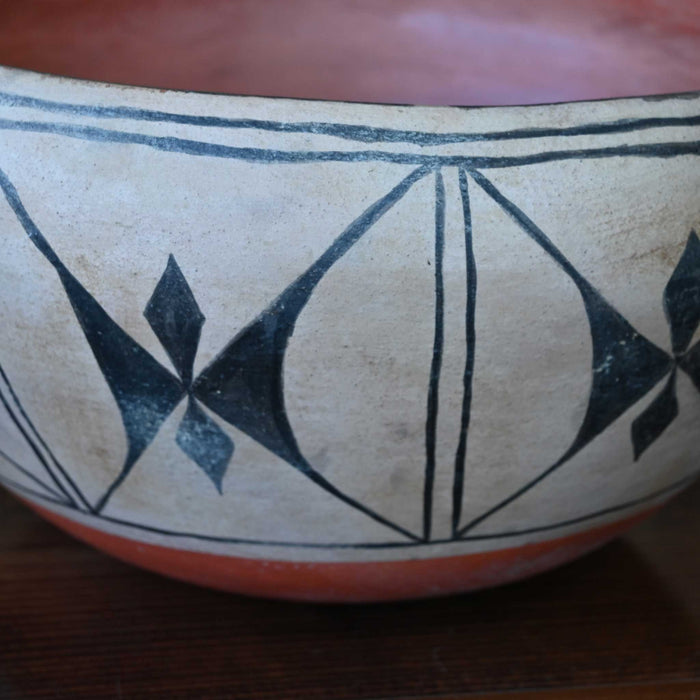 Early 20th Century Santo Domingo Dough Bowl Collectibles misc