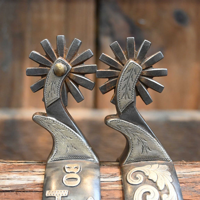 Dickie T. 12pt. Spurs Tack - Spurs Dickie T.