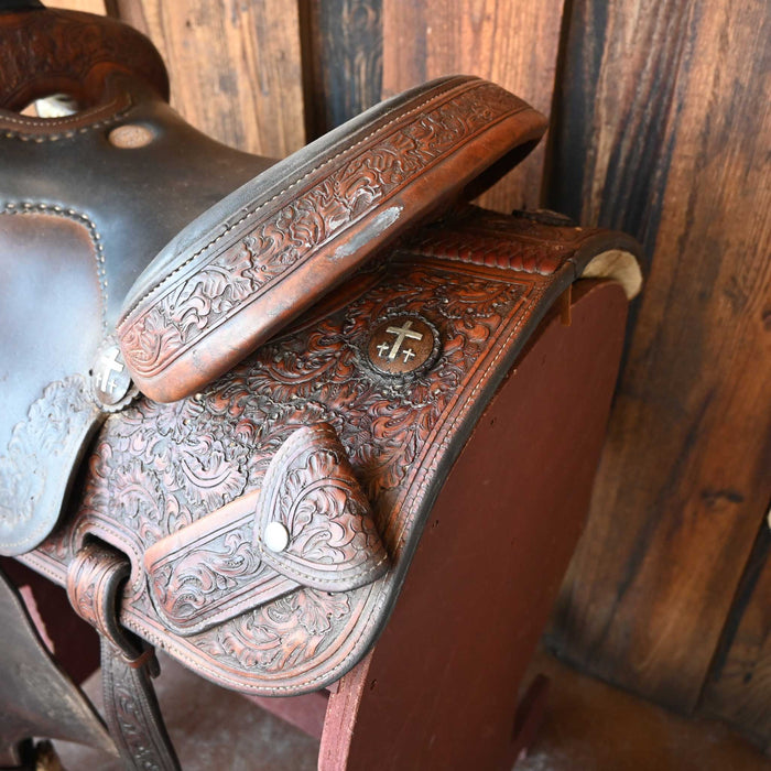 13.5" USED TROPHY TACK TEAM ROPING SADDLE