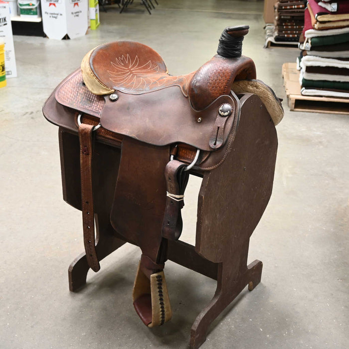 16" USED COURTS TEAM ROPING SADDLE