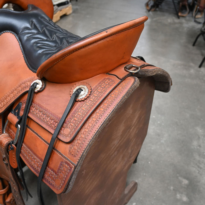 17.5" USED TUCKER TRAIL SADDLE Saddles - Used Tucker