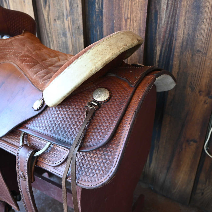 15.5" USED COURTS TEAM ROPING SADDLE