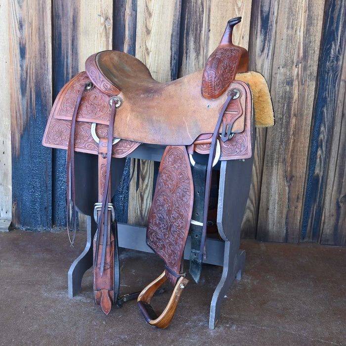 16.5" USED SOUTH TEXAS TACK CUTTING SADDLE